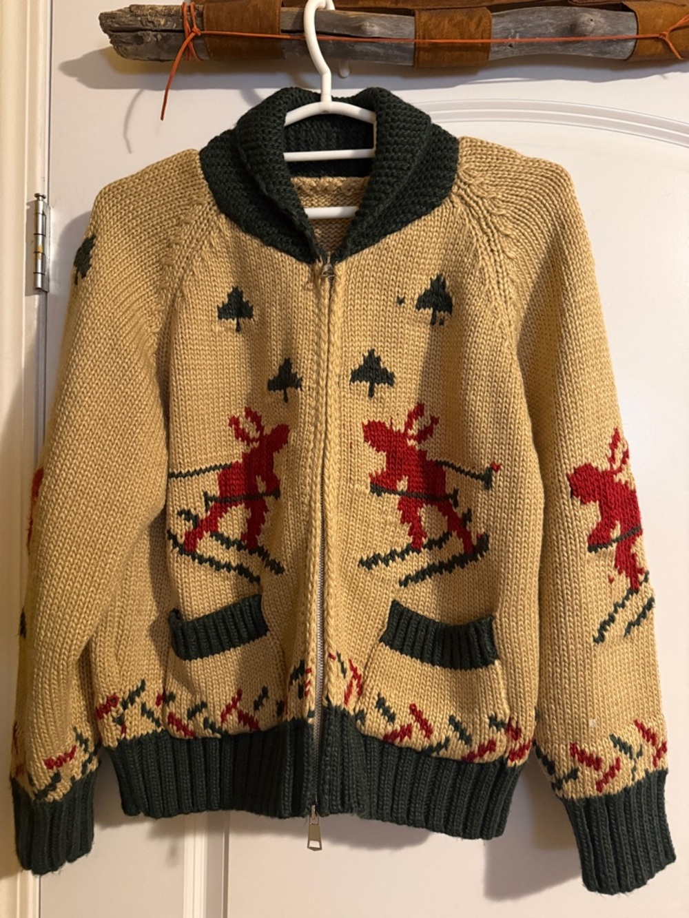 Women’s Oversized Beige Zip Cardigan Sweater with Red Ski Motif